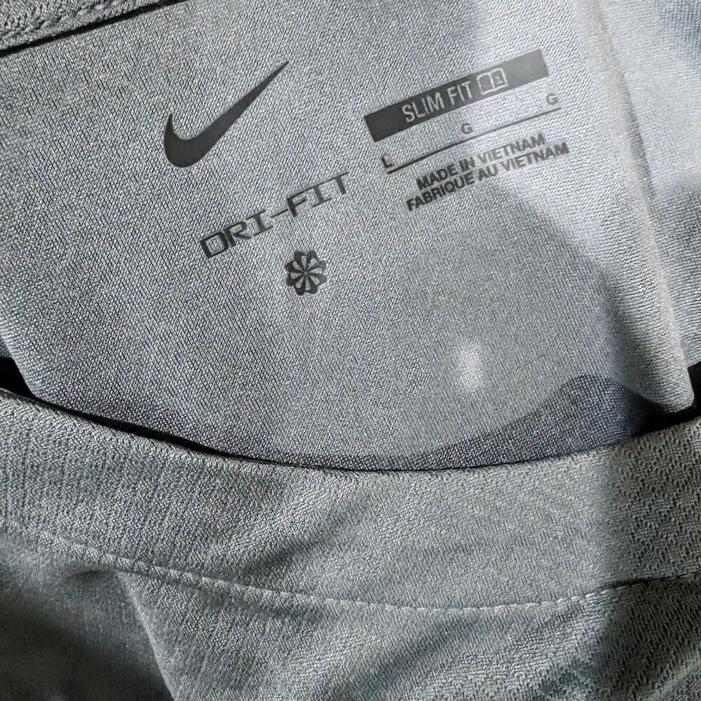 Nike‎ - Picture 2 of 8
